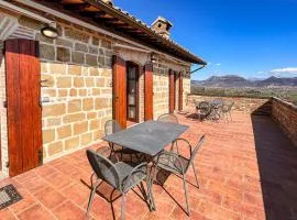 2 Bedroom Cozy Apartment In Gubbio