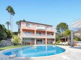 Beautiful Home In Mougins With Kitchen