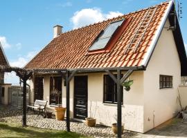 Stunning Home In Ystad With Kitchen, hotel 4 estrelas em Ystad