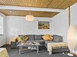 2 Bedroom Nice Apartment In Sydals