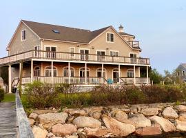 Water Front Cape Home, hotel in Falmouth