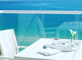 Thee Ibiza Suites - Ushuaia Beach, apartament cu servicii hoteliere din Playa d'en Bossa