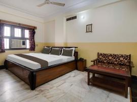 Collection O Hotel The Royal Palace, hotel in Sansar Chandra Road, Jaipur
