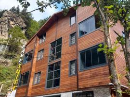 Paye Suite, hotel con estacionamiento en Uzung&ouml;l