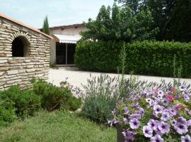 Maison d'hotes, hotel a Aramon