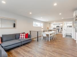 Beautifully remodeled Rambler in South Seattle, hotel in Seattle
