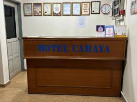 Hotel Cahaya, готель у місті Танджунґ-Малім