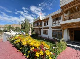 Namra Villa, cottage in Leh