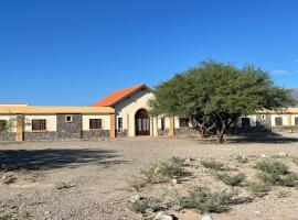 Casa de Retiros Virgen de Guadalupe, Finca la Soledad. Bodega Prelatura, hostel u gradu Santa María