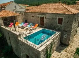 Rustic Villa Petrosa with pool near Dubrovnik