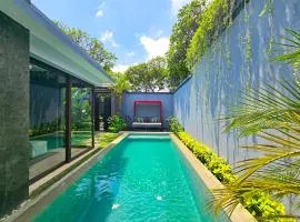 Seminyak Icon - by Karaniya Experience - CHSE certified