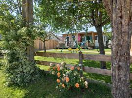 Ferme &eacute;questre du grand Epinay, kamp u gradu Y&egrave;vres