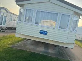 Captivating 3-Bed static caravan in Clacton-on-Sea