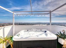 beautiful villa private pool & Jacuzzi with panoramic views, hotel en Muchamiel