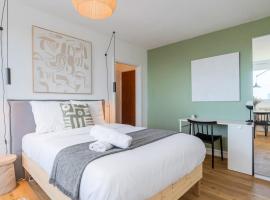 Lille Hellemmes - Nice studio with parking !, hotel cu parcare din Lille