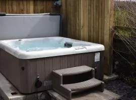 Old Round House with hot tub