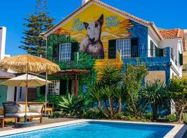 Mr Ziggy's Surfhouse, hotel i Costa de Caparica