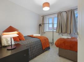 Gravesend 2 Bed Apartment-2 minutes walk from shops, Restaurants and Motorway. Sleep upto 5, hotel en Northfleet