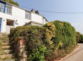 Waterside Cottage, hotel with parking in Truro