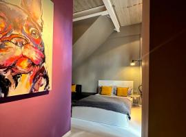 Guestroom by "FARBGESTALT", hotel with parking in Sarstedt