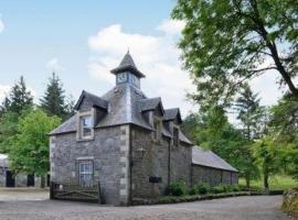 Gemütliches Ferienhaus in Tweedsmuir mit Garten und Grill, holiday home in Polmood