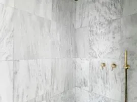 Luxury Athens Apartment 2 Bedrooms Apartment Mavis Spacious Terrace With Hot Tub And Stunning City Views Athinaidos