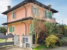 3 Bedroom Awesome Home In Camaiore