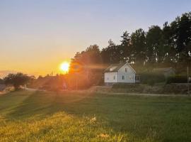 Amazing Home In Stjrnhov With Kitchen, Hotel in Stjärnhov