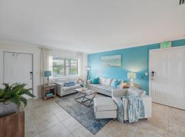 Bright and Sunny 2BR !!Close to Peanut Island!!, hotel em Riviera Beach