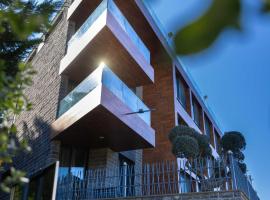 Grey Escape Apartments, hotel v destinaci Qalḩāt