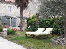 Chambres d'Hôtes du Messager，Beauville的B&B