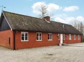3 Bedroom Lovely Home In Borrby