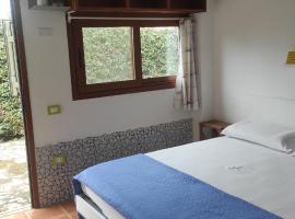 "La Bouganville" Piccola stanza con angolo cottura, hotel em Sperlonga