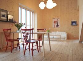 3 Bedroom Beautiful Home In Katrineholm, hotel a Katrineholm