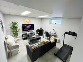 Private Basement Suite with comfort, hotel in Winnipeg