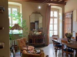 Domus Aurea, B&B in Saluzzo