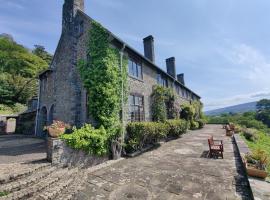 Luxury Bed And Breakfast at Bossington Hall in Exmoor, Somerset, hotel v destinaci Porlock