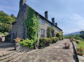 Luxury Bed And Breakfast at Bossington Hall in Exmoor, Somerset, hotell i Porlock