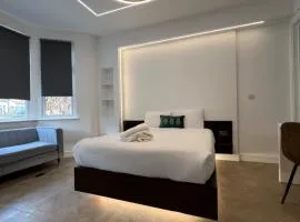 Luxurious London Studios