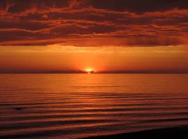 Woodland Cedars Family Cottage Resort, hotel en Wasaga Beach