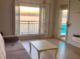 Mona Luxurious Seaside Full-View Apartments