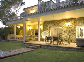 Villa de Lujo con Jardines y Piscina, מלון גולף באל פוארטו דה סנטה מריה