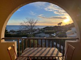 Studio lumineux, avec vue mer - Conciergerie Regnier -, hotel em Sausset-les-Pins