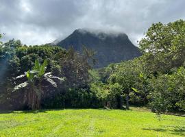 Casa Corsa à Moorea, cabaña o casa de campo en Moorea