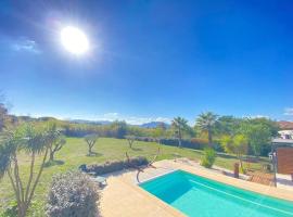 Villa piscine et Spa Plage à 20 min lac à 5min, Hotel in Roquebrune-sur Argens