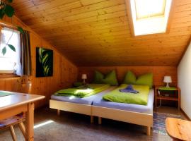 Chambre double Doppelzimmer Camping Jaunpass, пансион със закуска в Boltigen