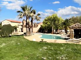 Villa de 5 chambres avec piscine privee jacuzzi et jardin clos a Laroque des Alberes, maison de vacances à Laroque-des-Albères