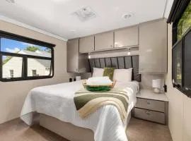 Waterfront Getaway, Dock Your Boat & Play!