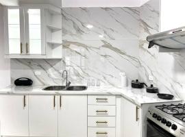 Casa de Madera y Mármol, хотел в Амбато