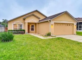 Lovely Florida Retreat with Lanai 5 Mi to Riverwalk
